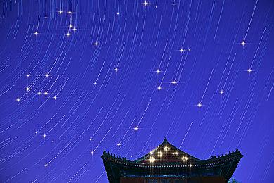 俯视角射击游戏《Enemy of the State》 现已上线Steam